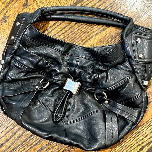Selling this great leather bag used but in very good condition. - Picture 1 of 5